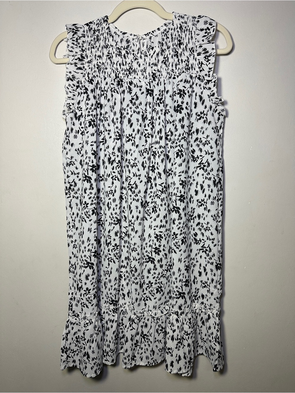 Beachsissi Sleeveless White and Black Swim Cover Up Dress NWT Size Small